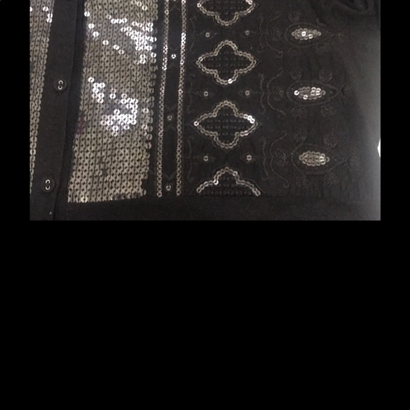 Style & CO Beautiful Black Top w/sequins. Large
60% Cotton, 40% Polyester - Picture 12 of 12